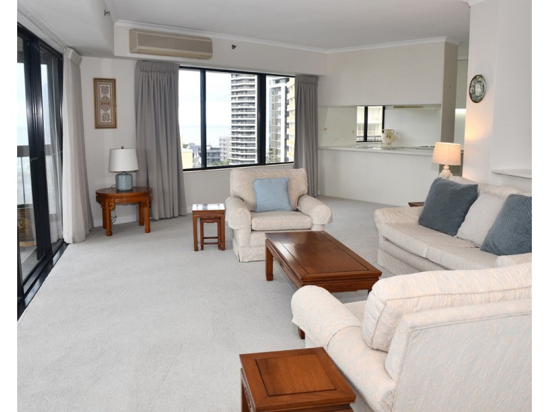 24 Breaker Street, Main Beach QLD 4217