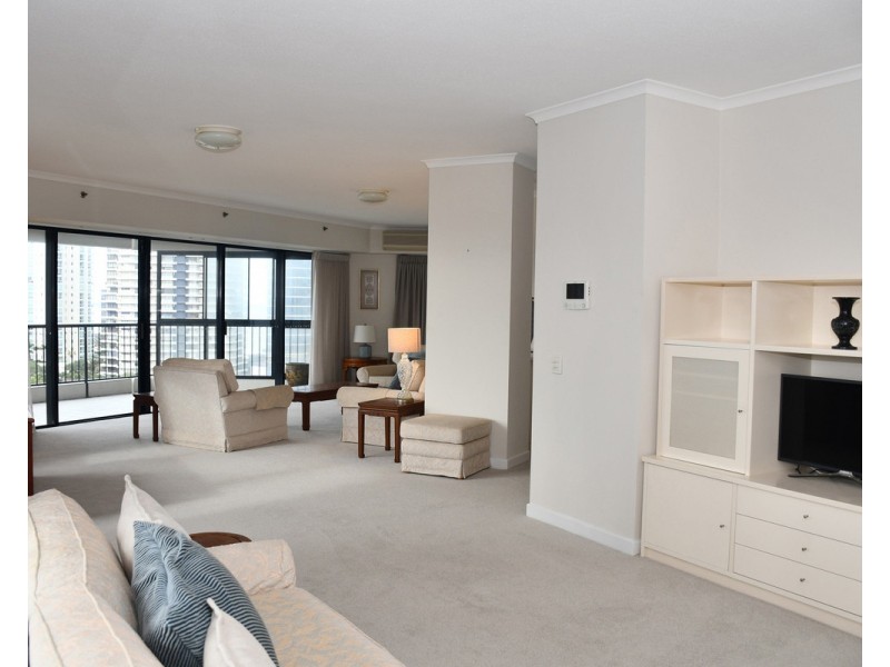 24 Breaker Street, Main Beach QLD 4217