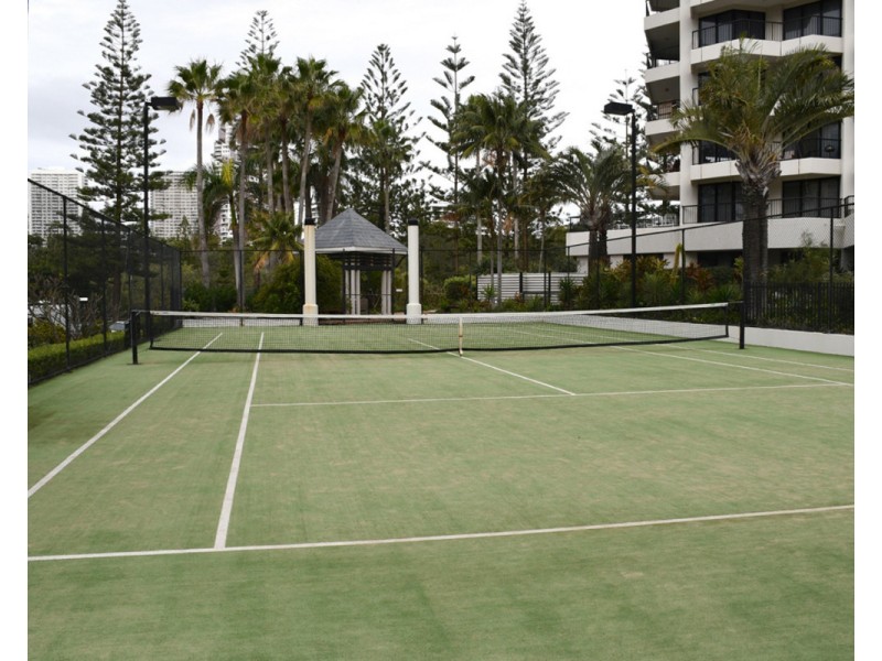 24 Breaker Street, Main Beach QLD 4217