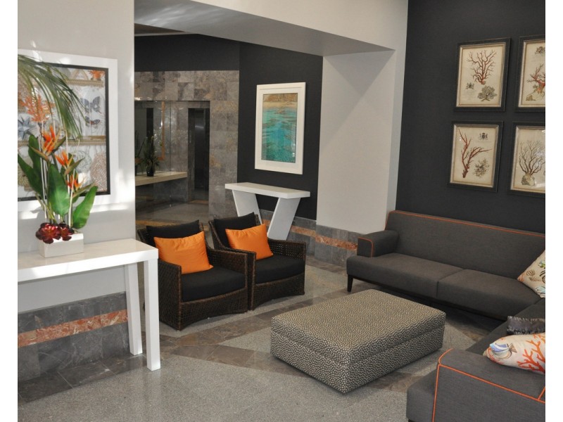 24 Breaker Street, Main Beach QLD 4217