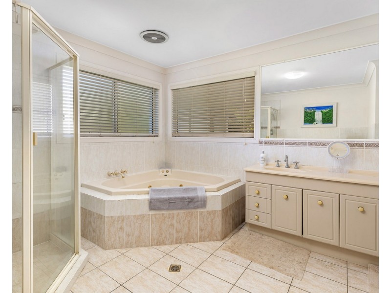 18 Tranquility Circuit, Helensvale QLD 4212