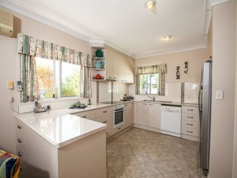 30 Mclaughlin Drive, Eimeo QLD 4740