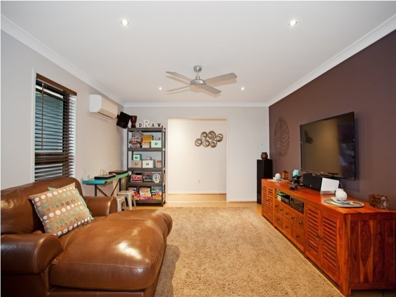 1 Hocking Crescent, Marian QLD 4753