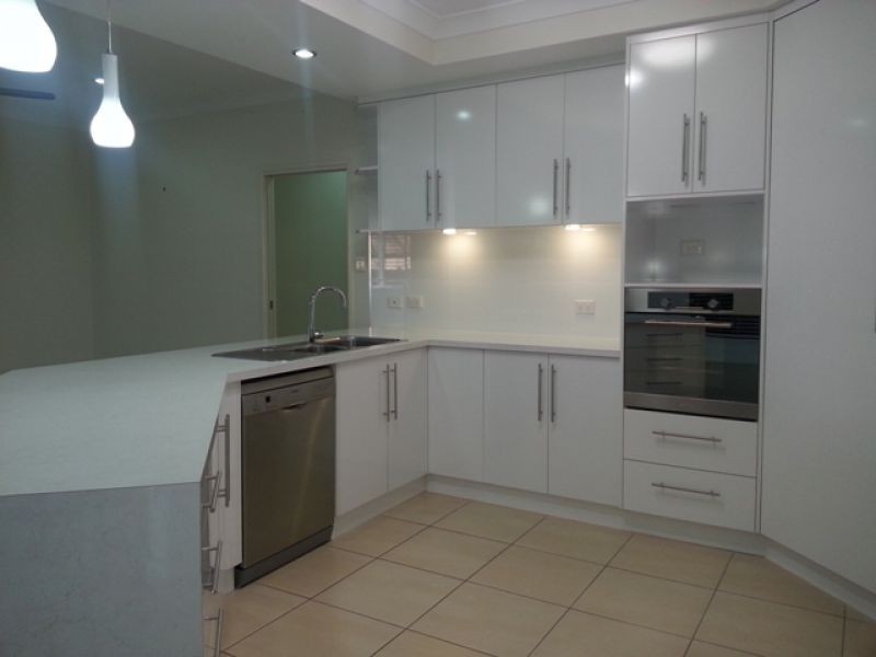 21 Douglas Crescent, Rural View QLD 4740