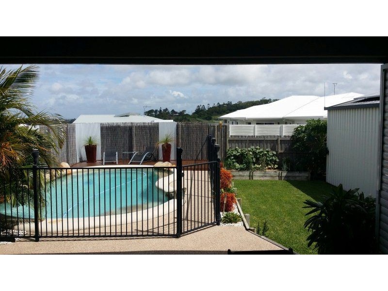 21 Douglas Crescent, Rural View QLD 4740