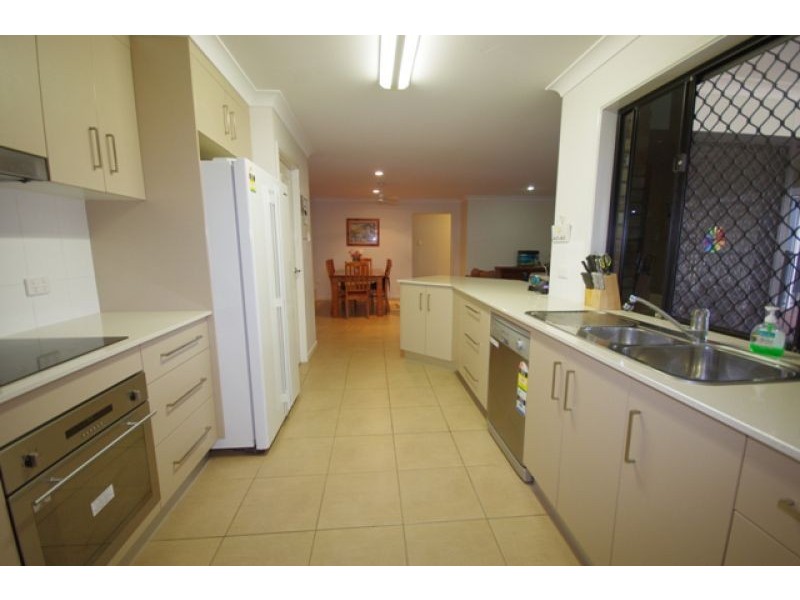 34 Dolphin Drive, Bucasia QLD 4750