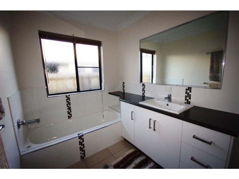 11 College Court, North Mackay QLD 4740