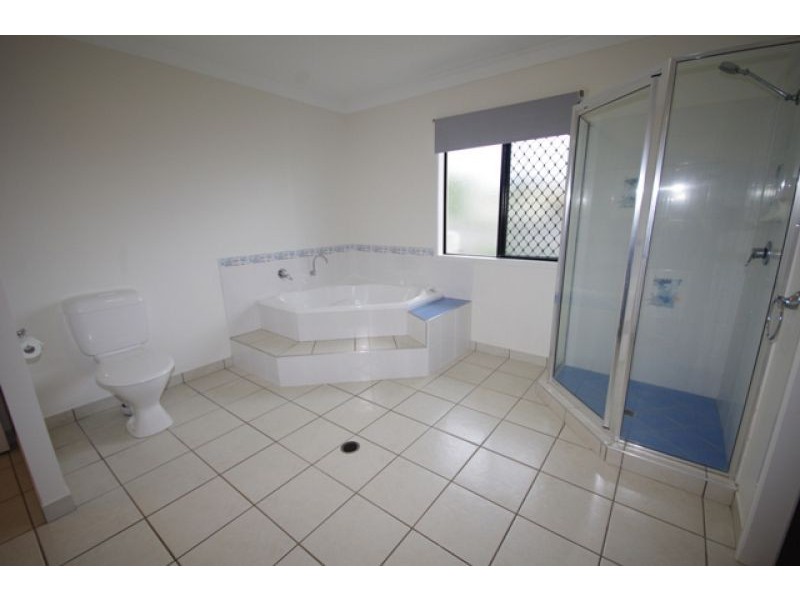 26 Avalon Drive, Rural View QLD 4740