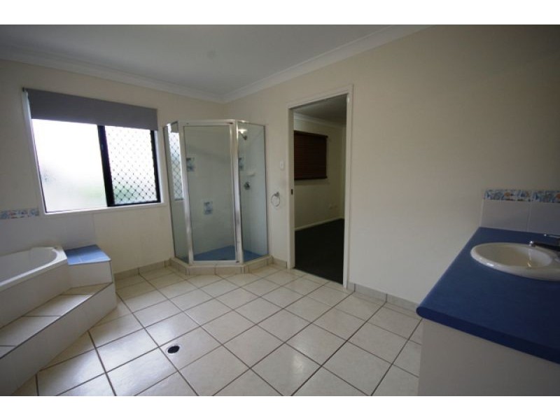 26 Avalon Drive, Rural View QLD 4740