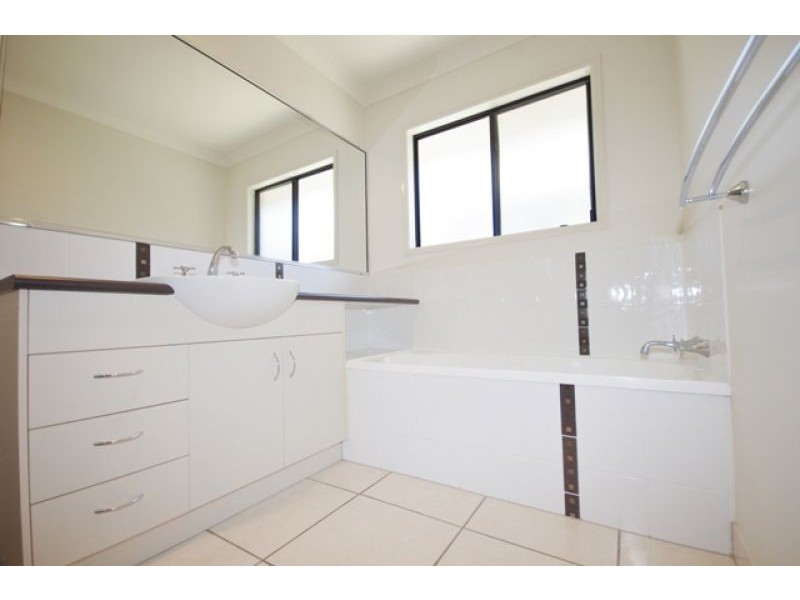 84 Dianella Drive, Glenella QLD 4740