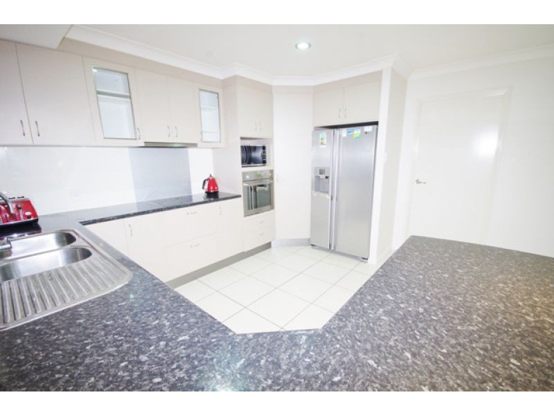 84 Dianella Drive, Glenella QLD 4740