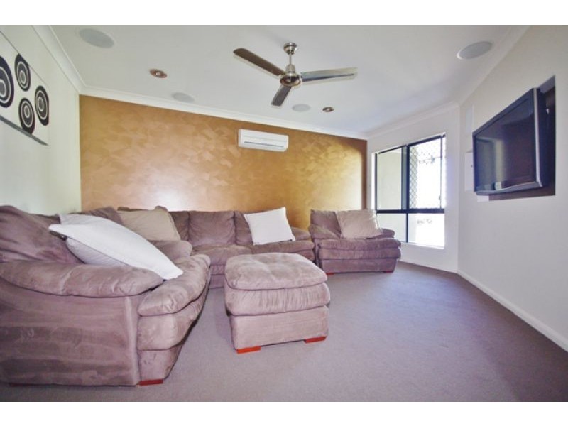 84 Dianella Drive, Glenella QLD 4740