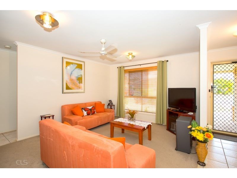 5 Scarborough Crt, Sandstone Point QLD 4511