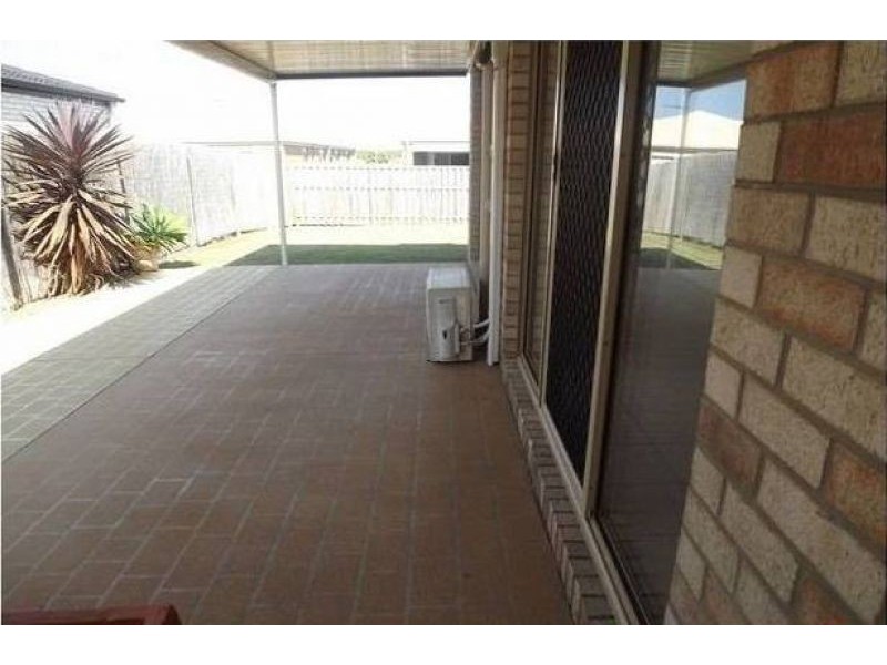 39 Eimeo Place, Sandstone Point QLD 4511