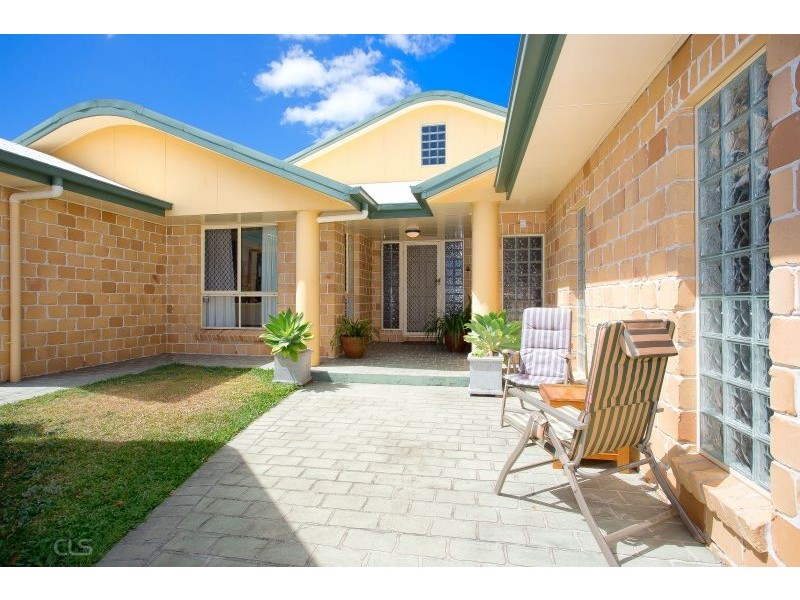 12 Sunbrite Court, Sandstone Point QLD 4511