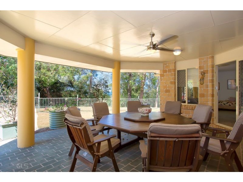 12 Sunbrite Court, Sandstone Point QLD 4511