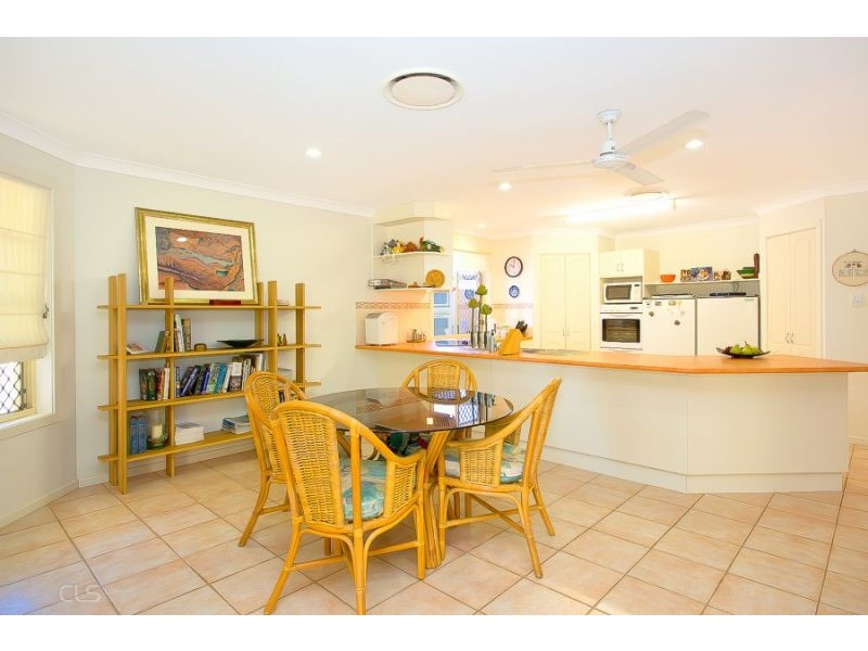 12 Sunbrite Court, Sandstone Point QLD 4511