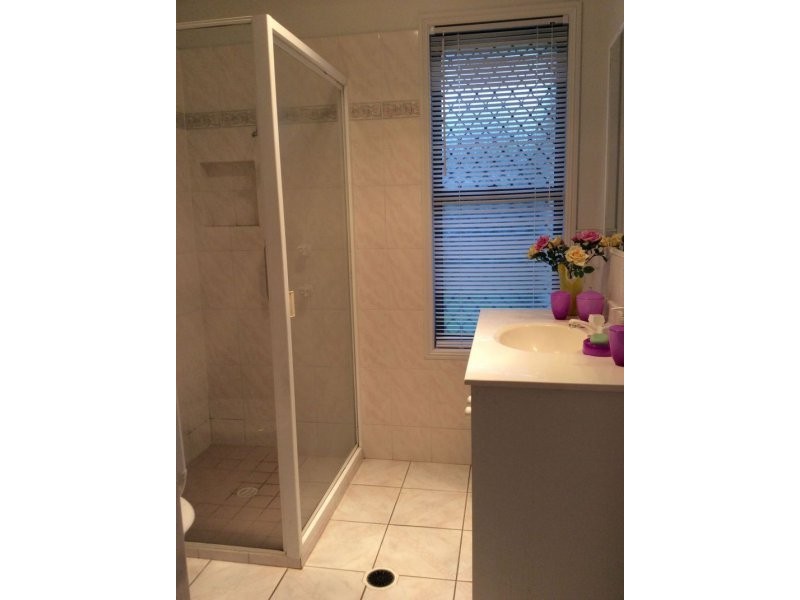 6 Burrawong Ave, Bongaree QLD 4507