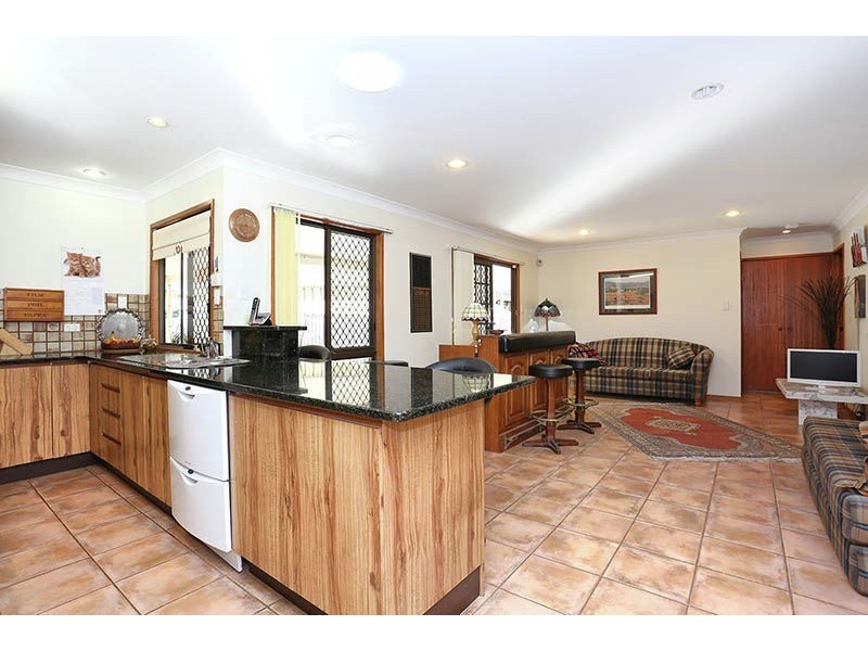 9 Iris Ct, Bongaree QLD 4507