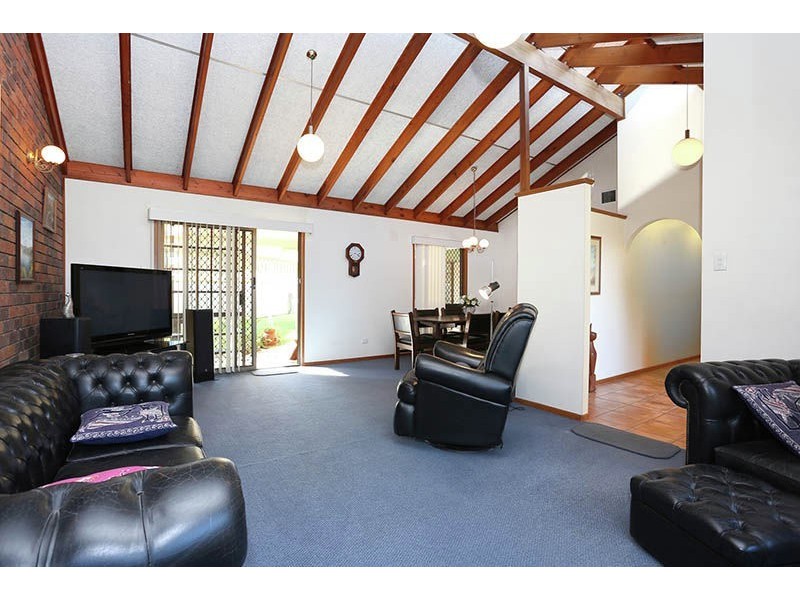 9 Iris Ct, Bongaree QLD 4507