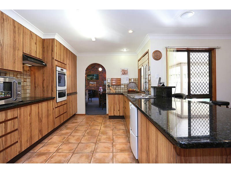9 Iris Ct, Bongaree QLD 4507