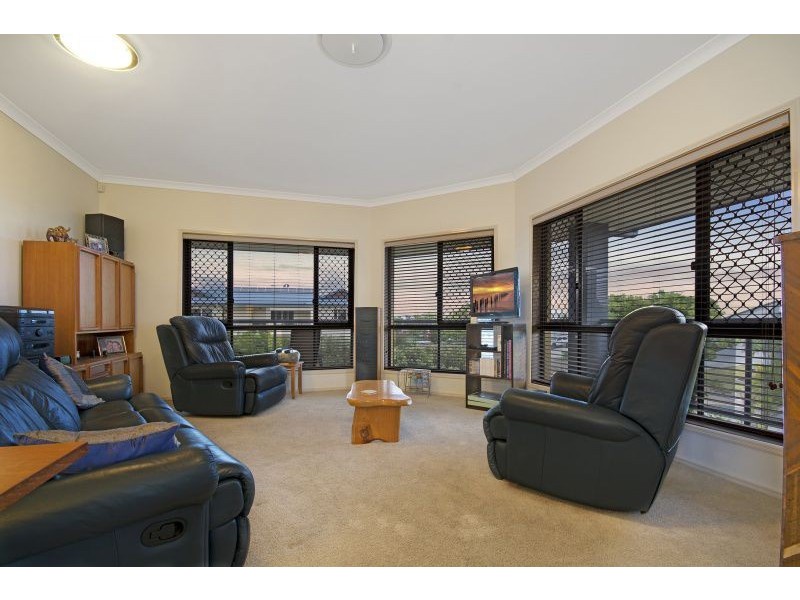 25 Kakadu Cct, Banksia Beach QLD 4507