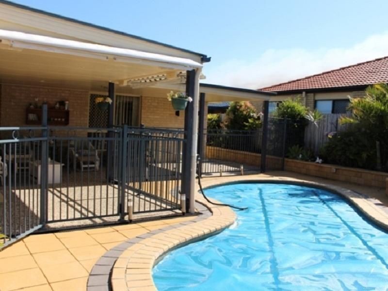 11 Mossman Way, Sandstone Point QLD 4511