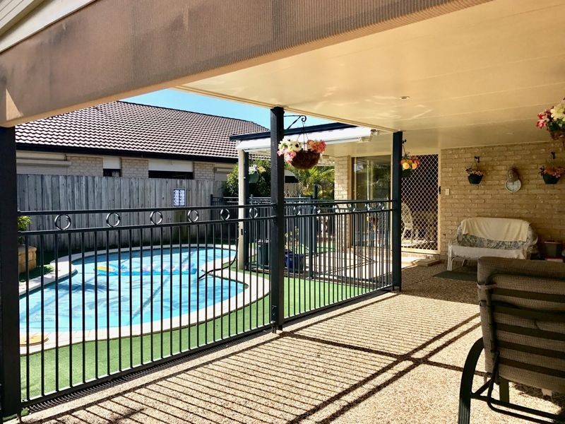 11 Mossman Way, Sandstone Point QLD 4511