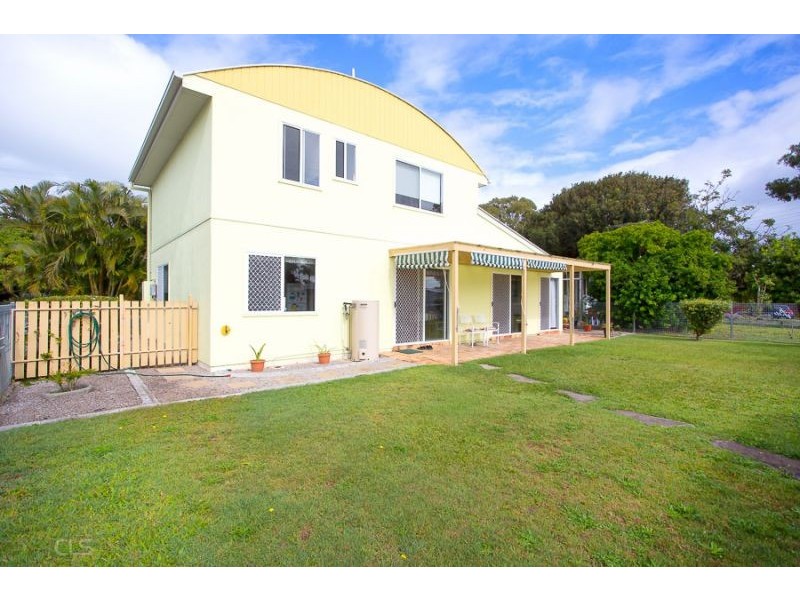 95 Sunderland Dr, Banksia Beach QLD 4507
