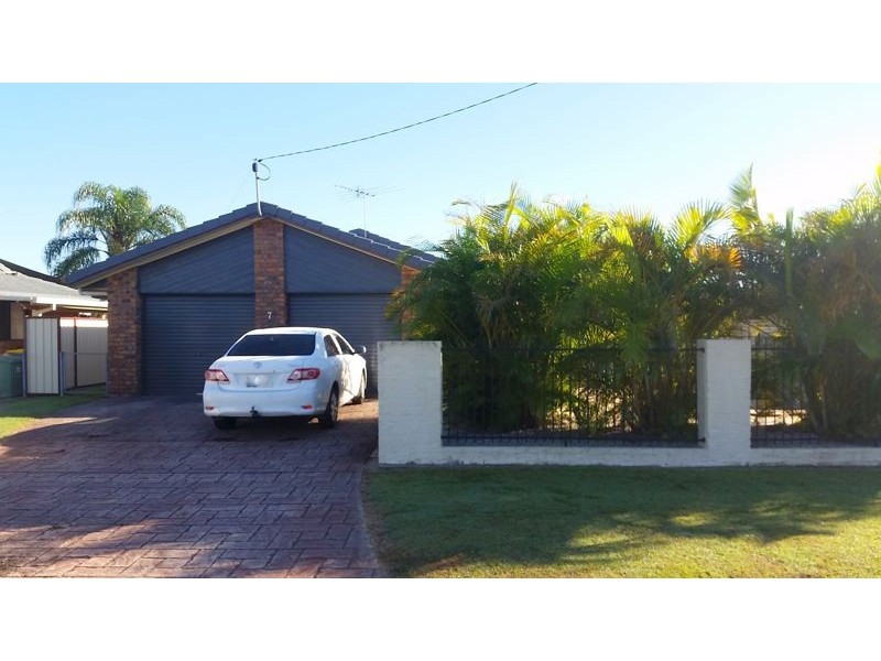 7 Marton Pl, Banksia Beach QLD 4507
