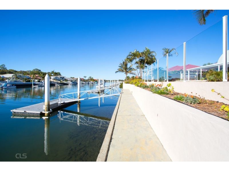 17 Castaway Ct, Banksia Beach QLD 4507