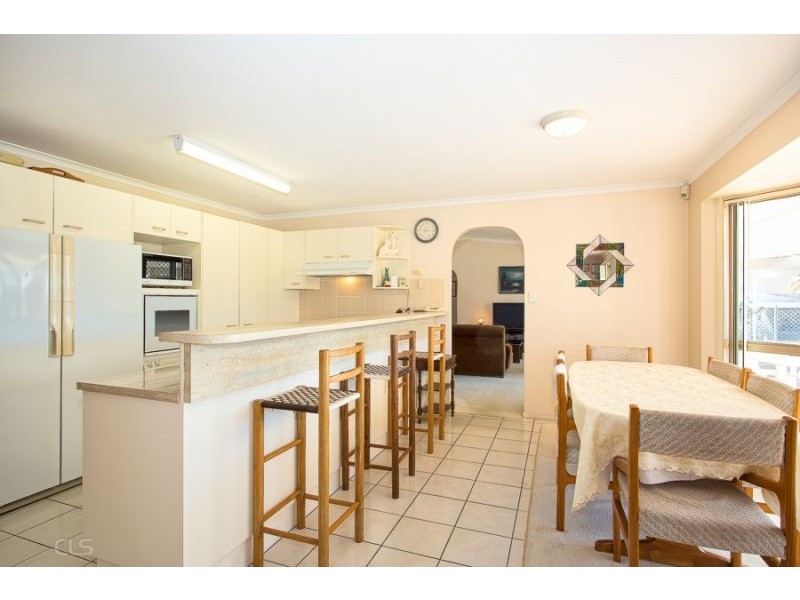 17 Castaway Ct, Banksia Beach QLD 4507
