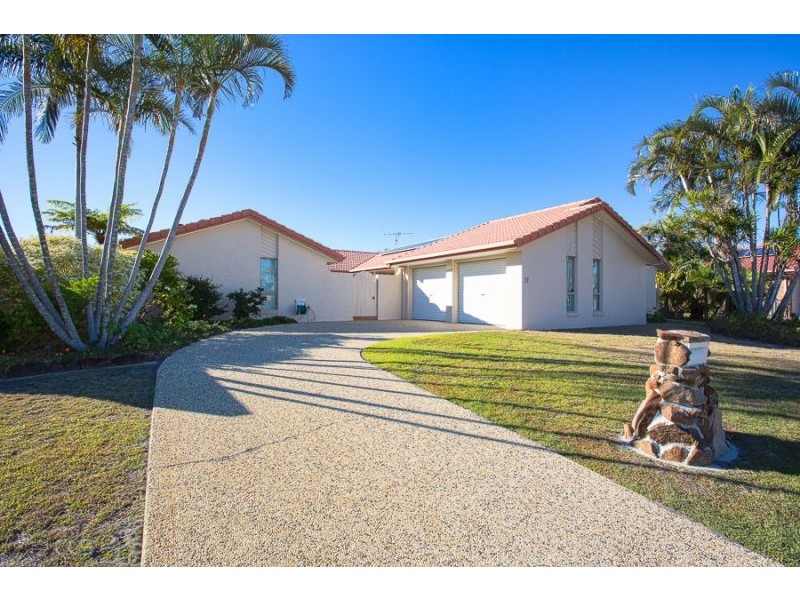 17 Castaway Ct, Banksia Beach QLD 4507