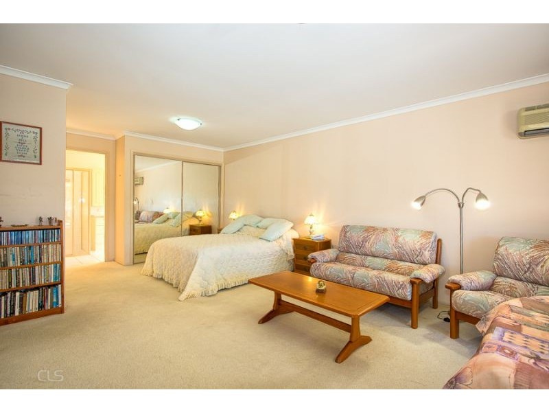 17 Castaway Ct, Banksia Beach QLD 4507