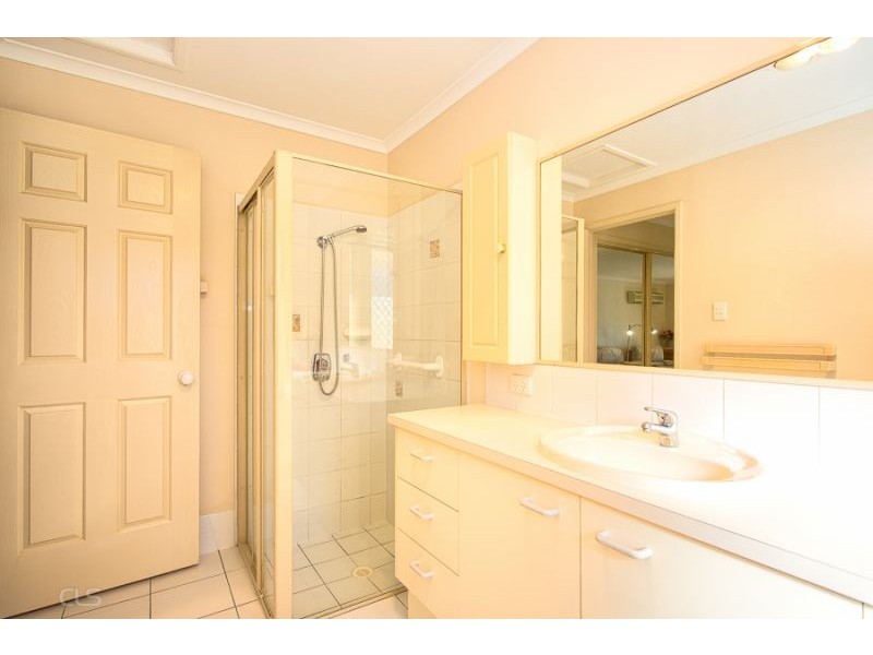 17 Castaway Ct, Banksia Beach QLD 4507