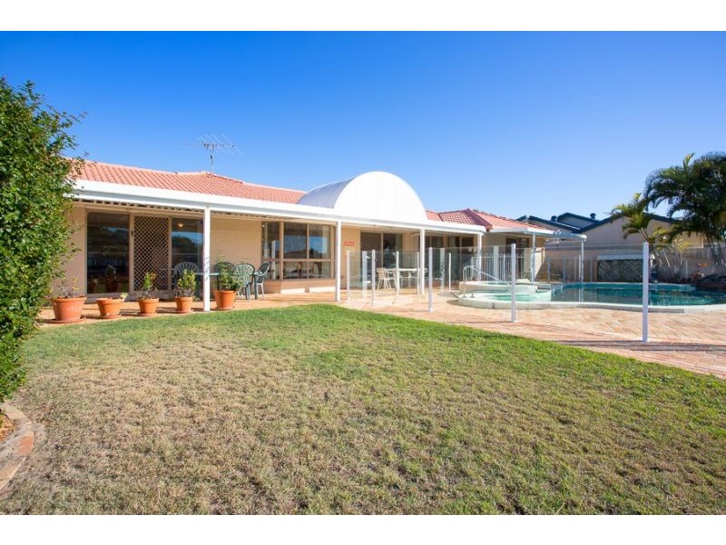 17 Castaway Ct, Banksia Beach QLD 4507