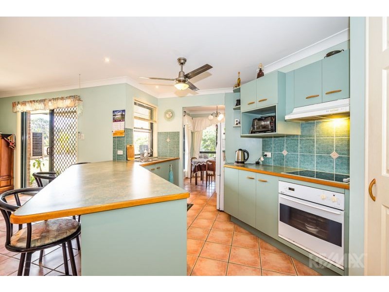 70 Protea Dr, Bongaree QLD 4507