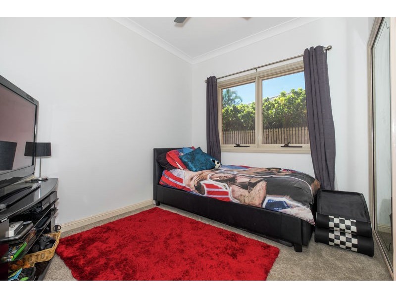 2 Trent Ct, Sandstone Point QLD 4511