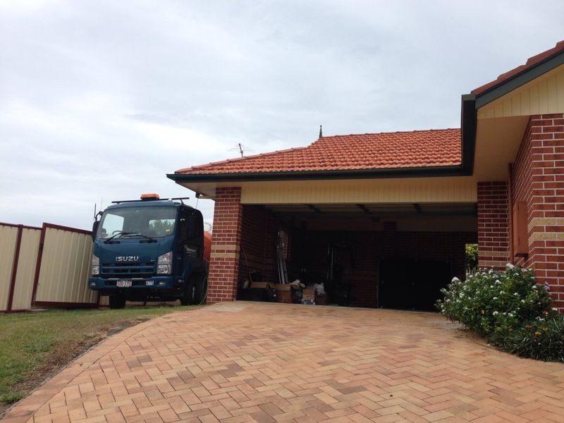 2 Trent Ct, Sandstone Point QLD 4511