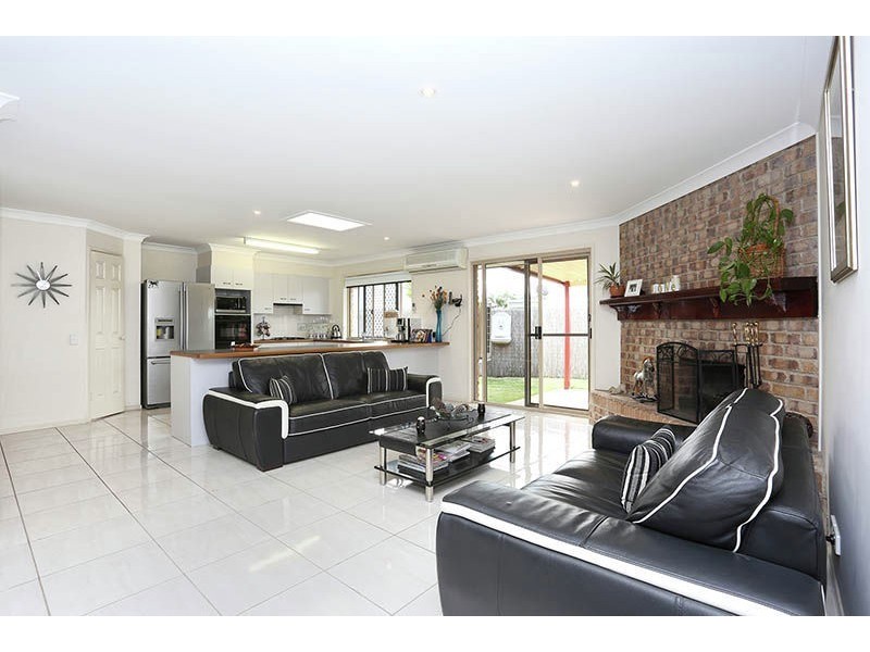 7 Calm Crt, Bongaree QLD 4507