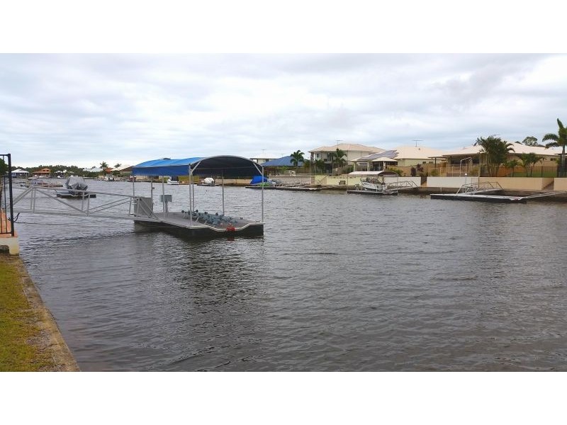 96 Kangaroo Avenue, Bongaree QLD 4507