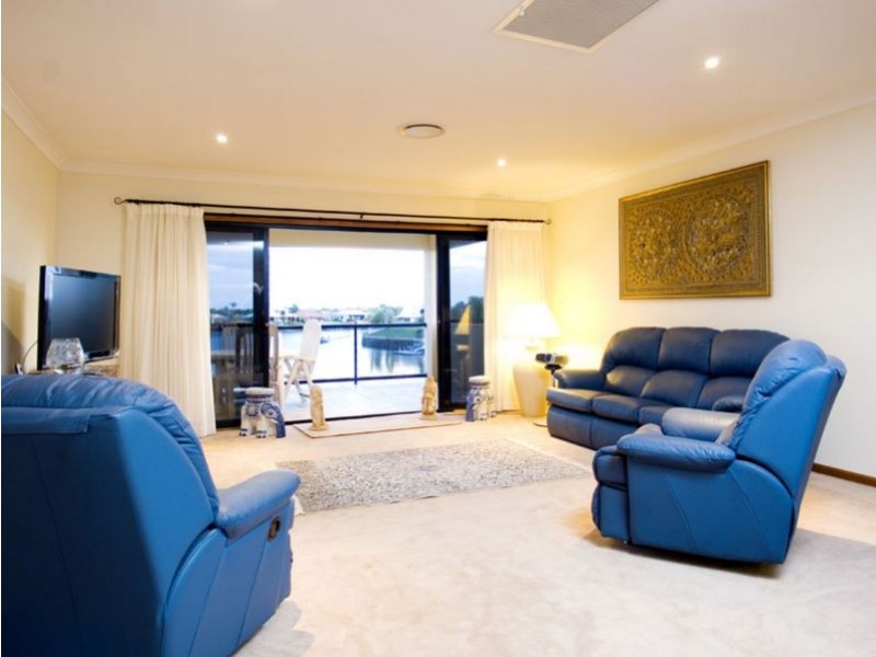 43 Voyagers Dr, Banksia Beach QLD 4507