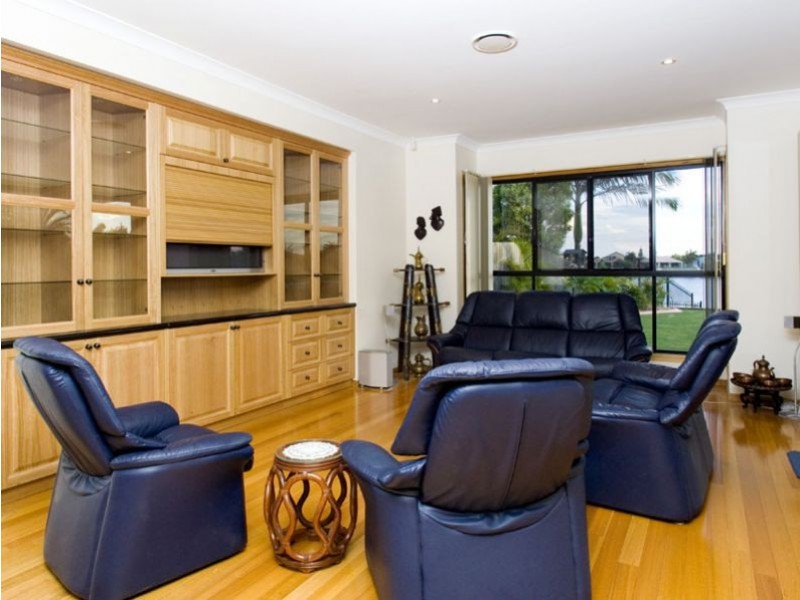 43 Voyagers Dr, Banksia Beach QLD 4507
