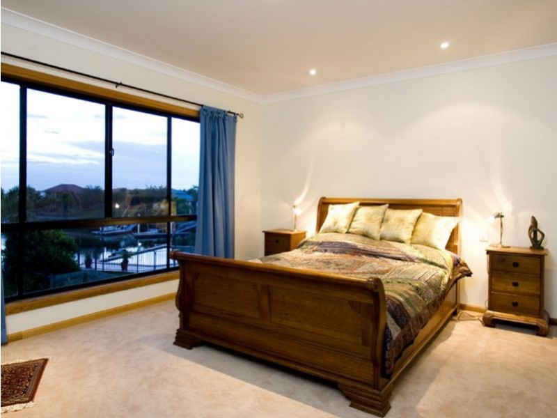 43 Voyagers Dr, Banksia Beach QLD 4507