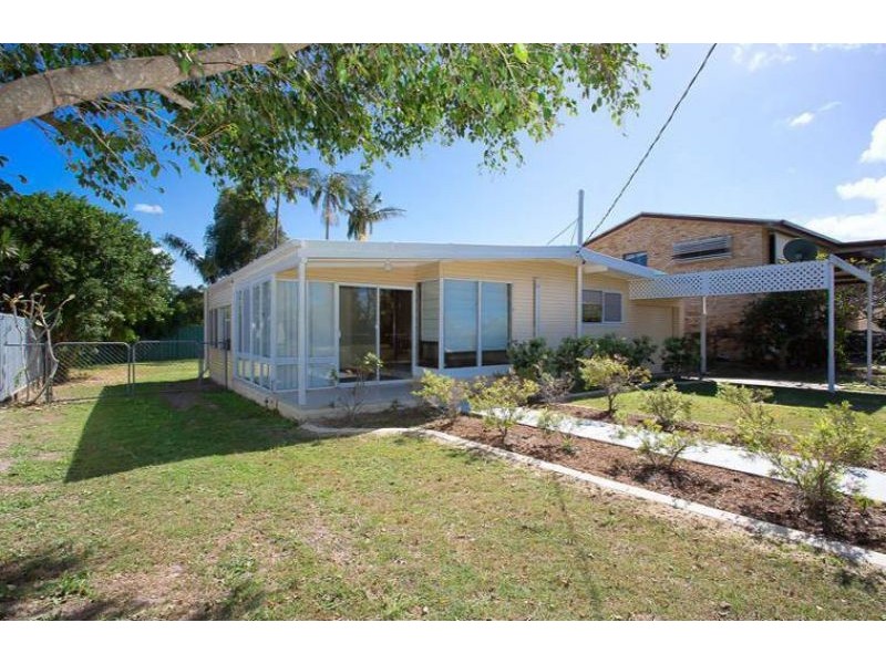 4 Beagle Avenue, Banksia Beach QLD 4507