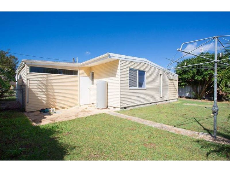 4 Beagle Avenue, Banksia Beach QLD 4507