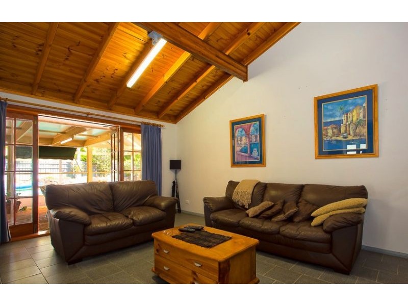 21 Todman Court, Ningi QLD 4511