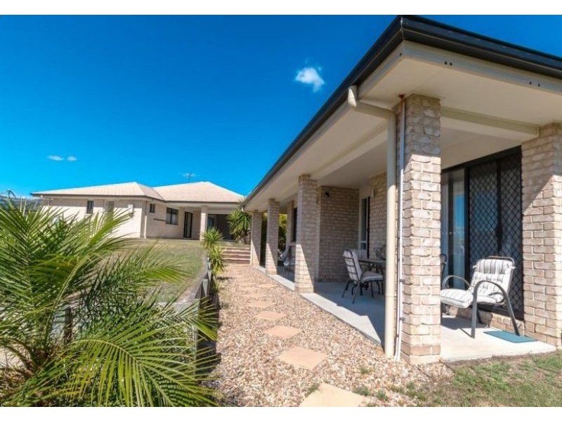 13 Scaroni Court, Ningi QLD 4511