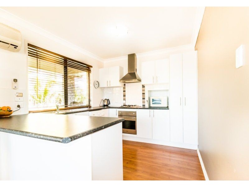 13 Scaroni Court, Ningi QLD 4511