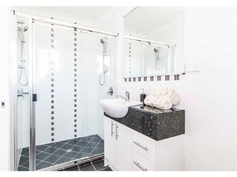 13 Scaroni Court, Ningi QLD 4511